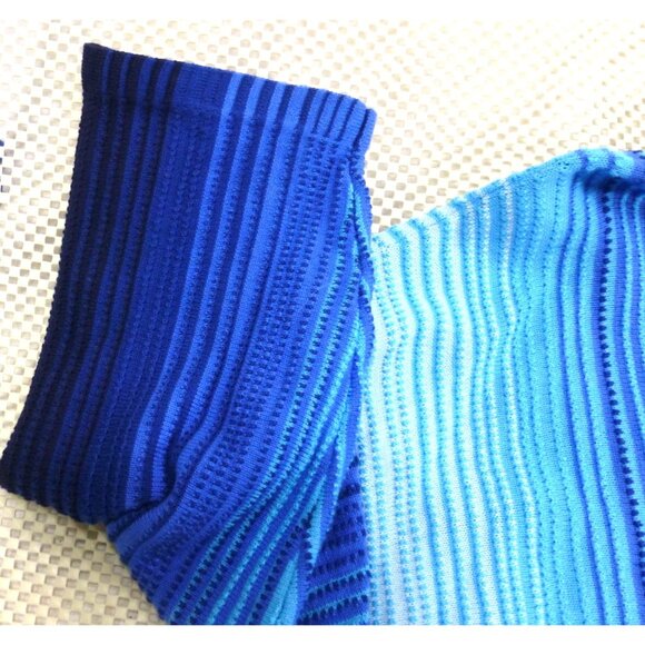 Chicos Ombre Stripe V-Neck Pullover Top Size 2 Midnight Blue Cold-Shoulder Style - Picture 4 of 12